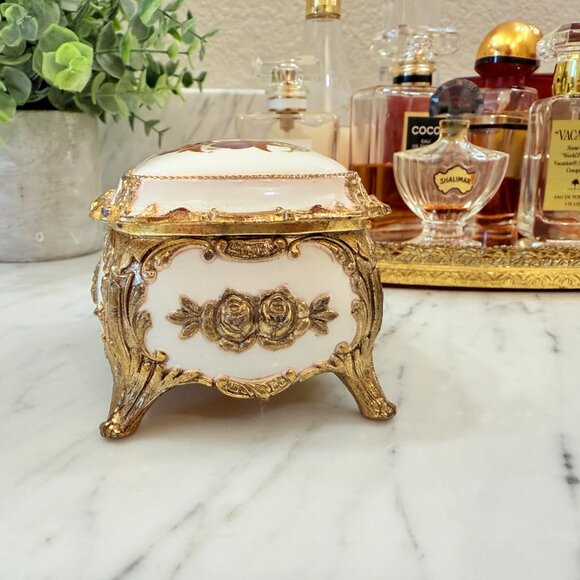 Vintage Hollywood Regency Music Box/Trinket Box Works! - Picture 6 of 16